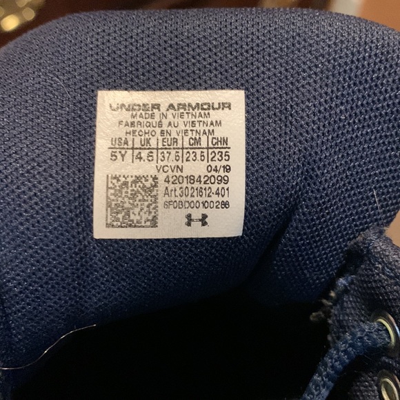 Under ARMOUR - Picture 5 of 5